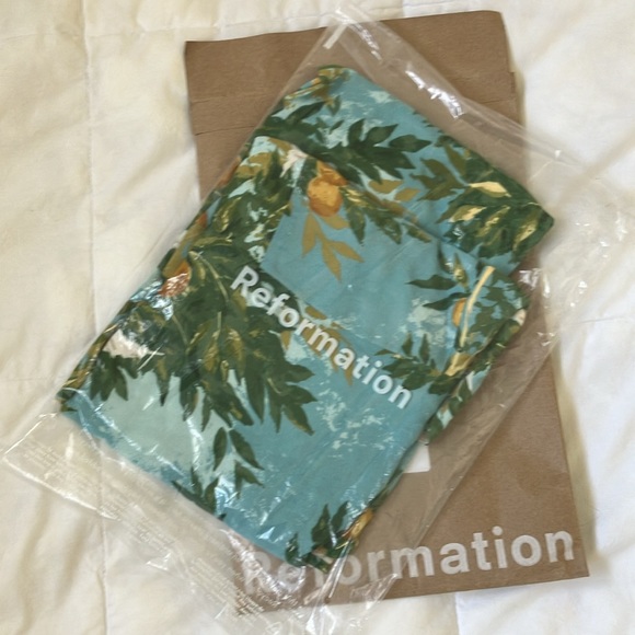 Reformation • Kourtney Dress in Villa Livia - Picture 4 of 4